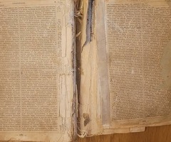 Библия дореволюционная необычное издание ( корешки были с позолотой)