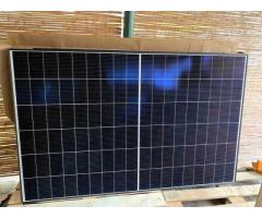 Продам сонячні панелі і кріплення до них.