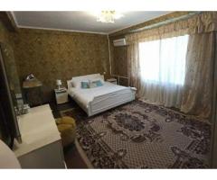 Cдам собственную 4-комнатную квартиру в центре Киева. бул. Л. Украинки - 3